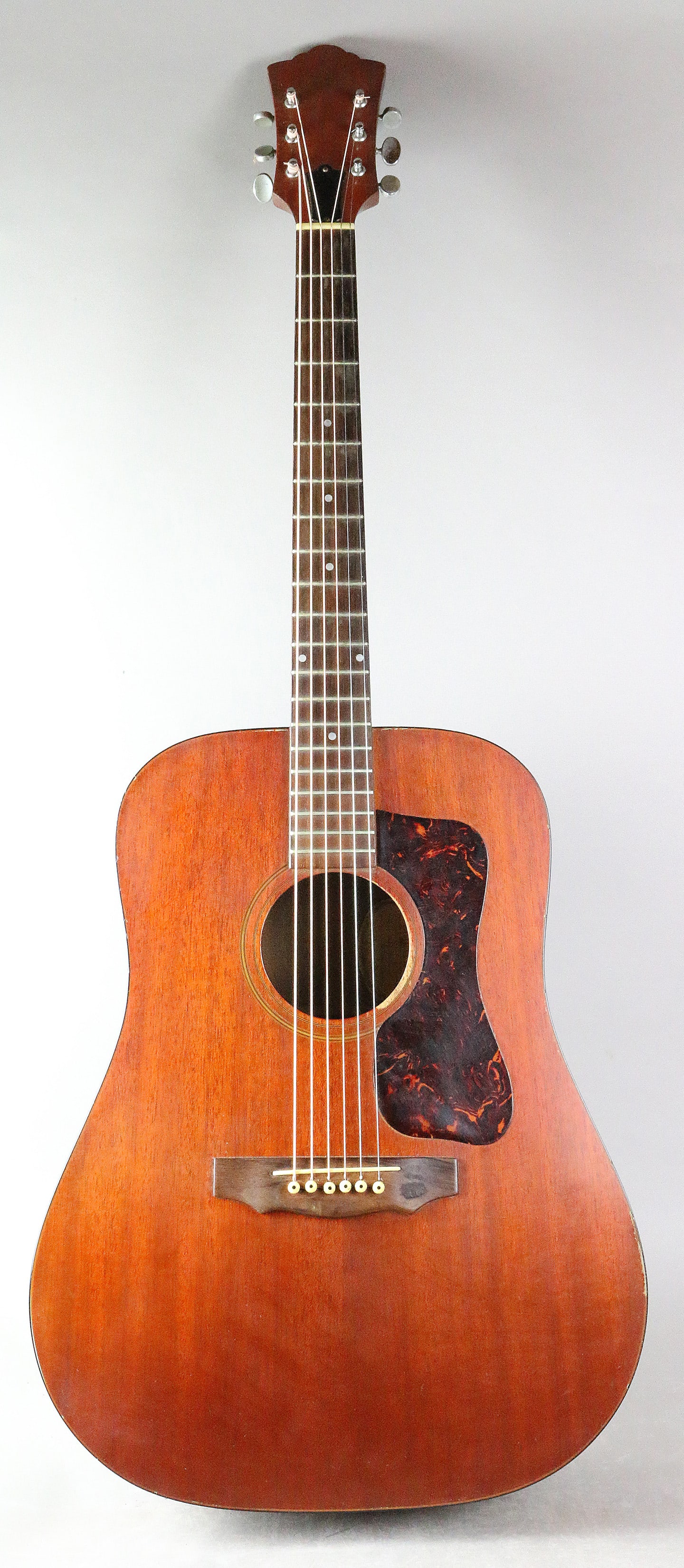 Guild D 25 Dreadnaught Guitar 1972 w Case (1 of 9)