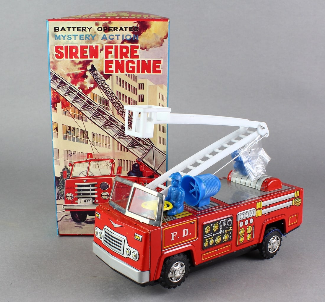 Japan Tin Yanoman Fire Engine in Box (1 of 4)