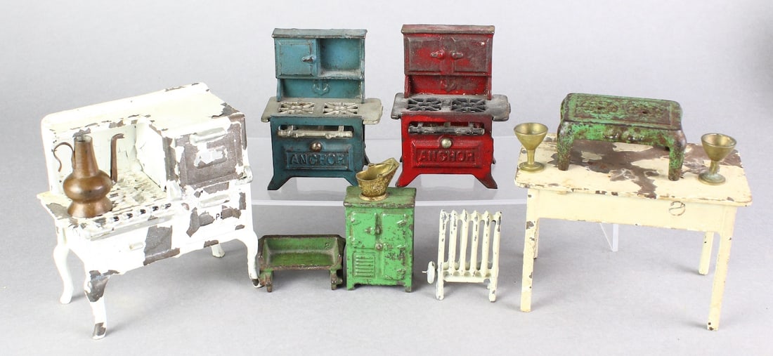 Arcade Cast Iron Stoves and Kitchen (1 of 2)