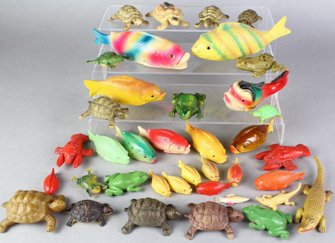 Celluloid/Viscaloid Fish Turtles & Frogs: Celluloid Fish Turtles & Frogs. Longest 7 inches.