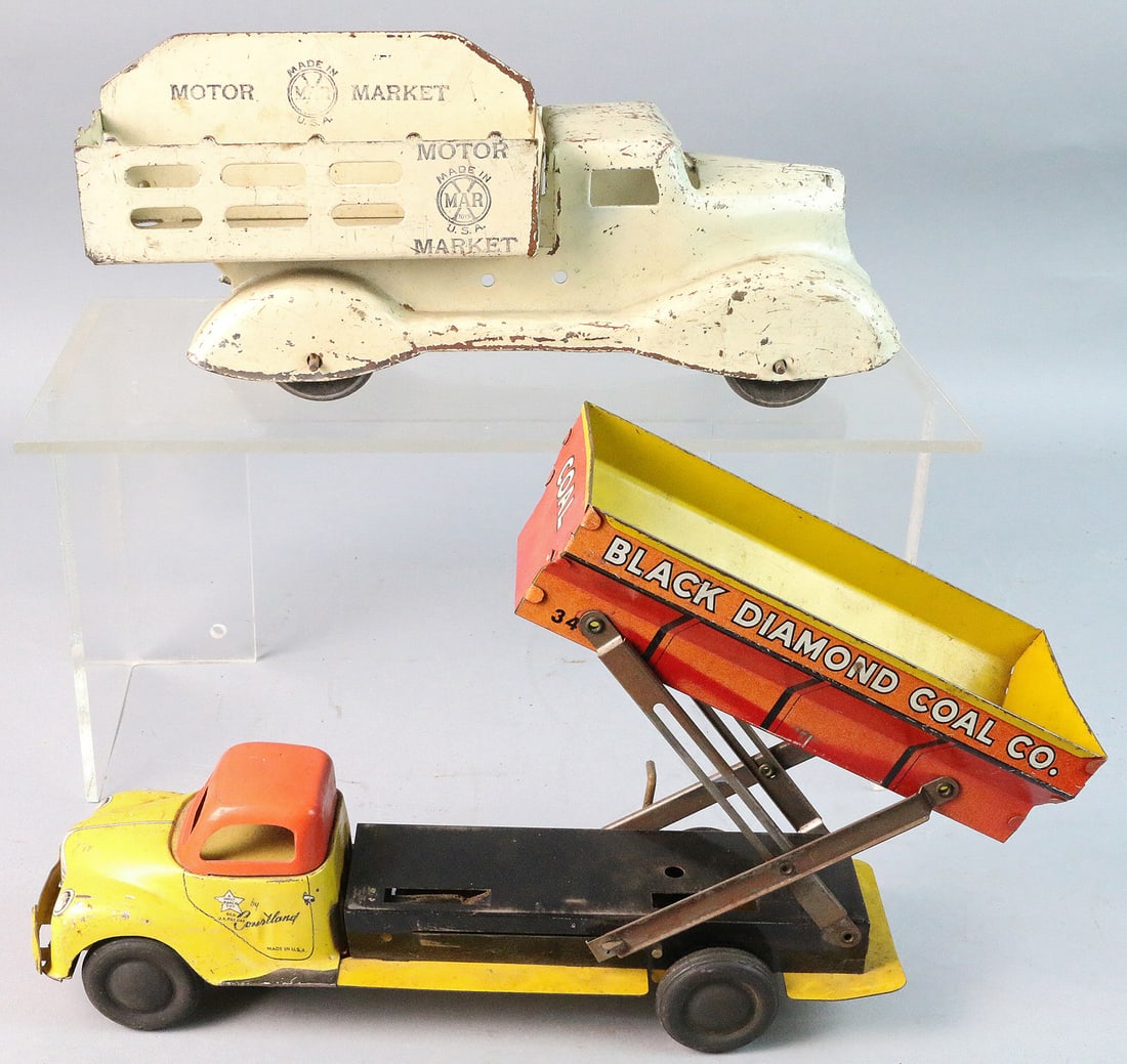Marx Courtland Tin Litho Truck Lot (1 of 2)