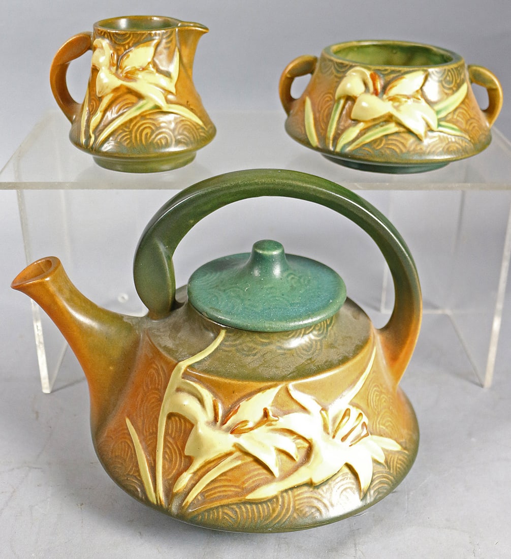 Roseville Zypher Lily Coffee/Tea Set: Roseville Zypher Lily Coffee Set, pot, sugar, creamer, 7-7, 7-S, 7-C