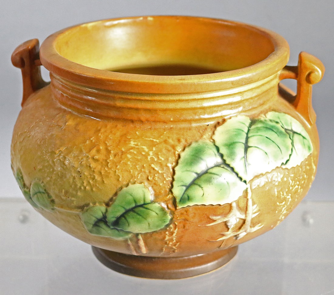 Roseville Brown Fuscia Two Handled Pot: Roseville Brown Fuscia Two Handled Pot, 5 inches