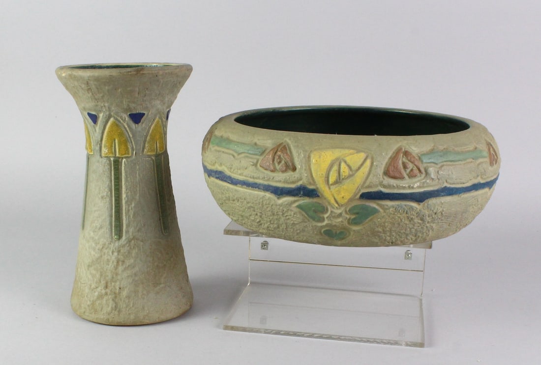 1915 Roseville Art Pottery Mostique Vase & Bowl: 1915 Roseville Art Pottery Mostique Vase & Bowl. Arts and Crafts design with Scottish stylized rose. Tallest 8 inches, bowl 9.5 inches wide, great color, no chips or damage.