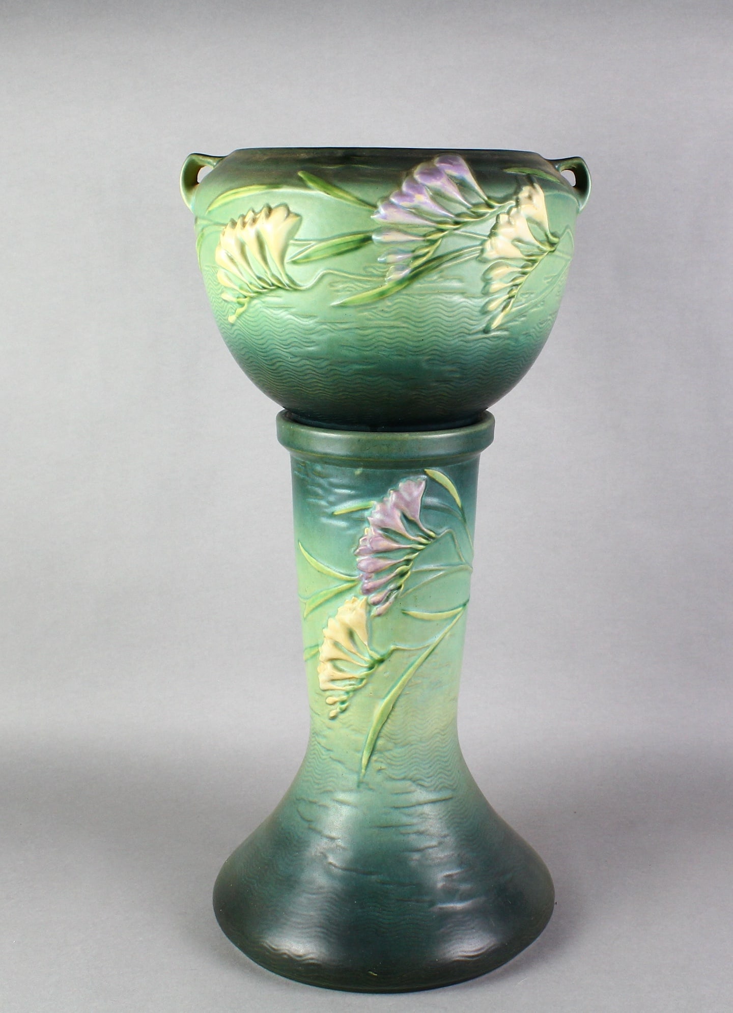 Roseville Freesia Jardiniere & Pedestal (1 of 4)