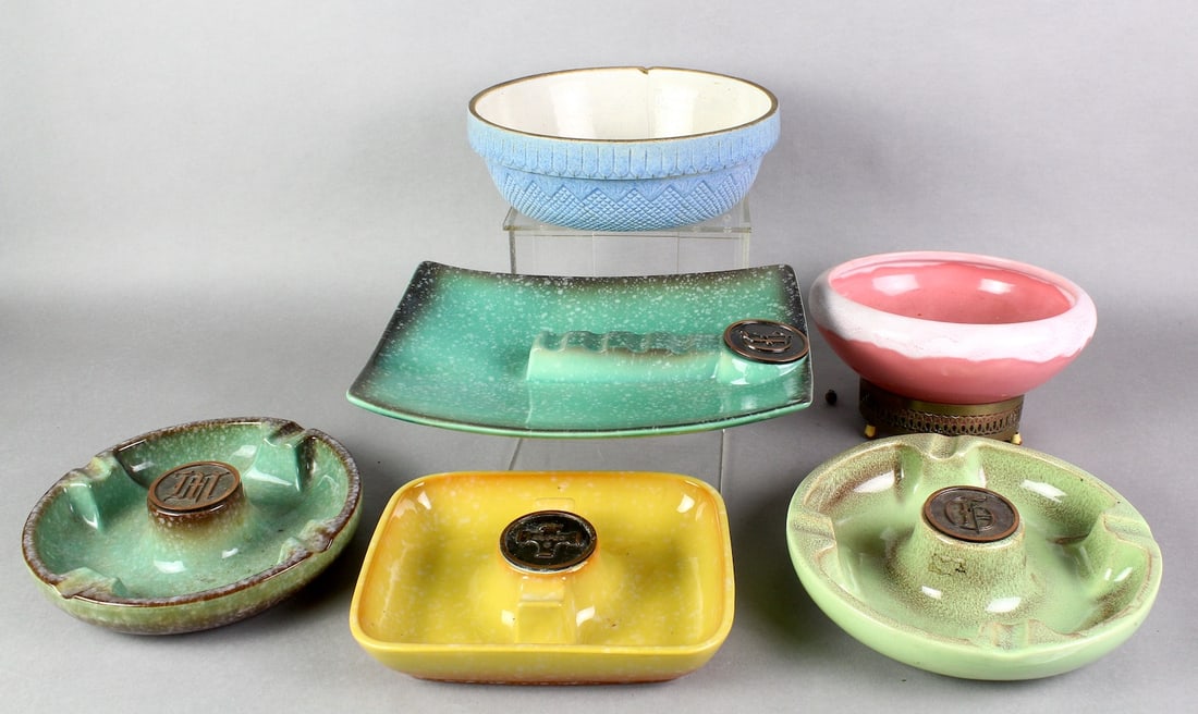 Roseville Bowls Pasadena, Hyde Park, Venetian, Vernco: Roseville Bowls & Ashtrays Pasadena, The Hyde Park, Venetian, Vernco? Venetian has chip and hairline. Pasadena has the original correct metal base with one footing piece free from metal. Widest about