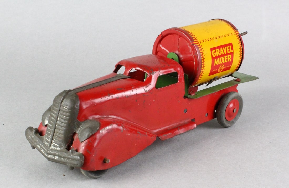Marx Pressed Steel Gravel Mixer Truck: Marx Pressed Steel Gravel Mixer Truck with turning crank payload. 10 1/2 inches long.