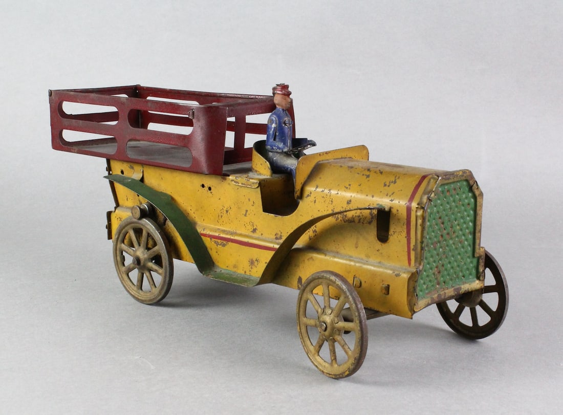 Early Clark Hill-Climber Truck with Driver (1 of 5)