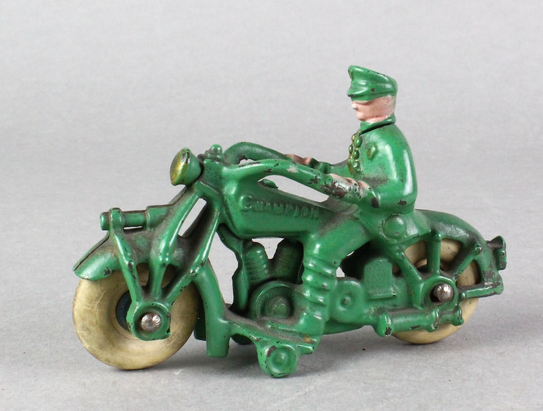 1930s Champion Cast Iron Motorcycle (1 of 4)