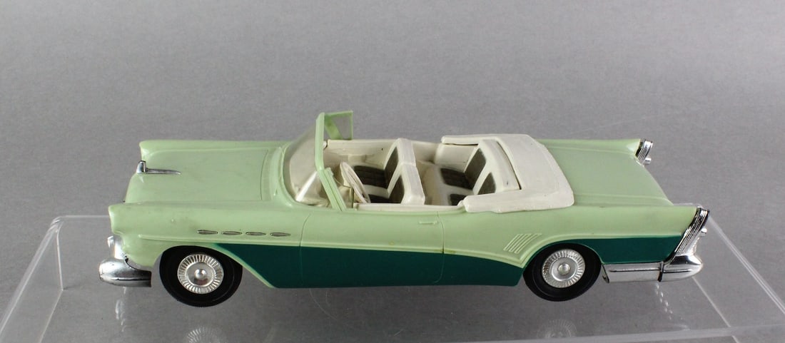 AMT 1957 Buick Roadmaster Promo Car Two Tone (1 of 4)