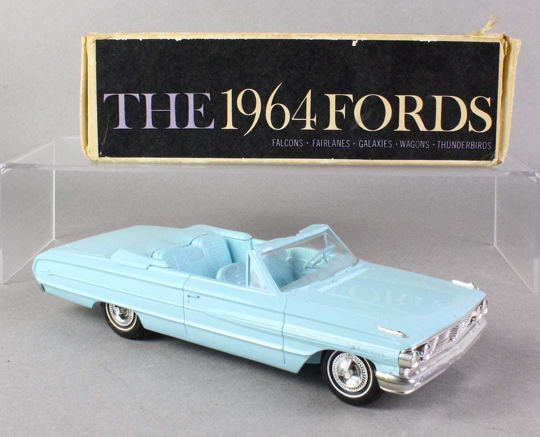 1964 Ford Galaxie 500 Convertible Promo Car in Box (1 of 4)