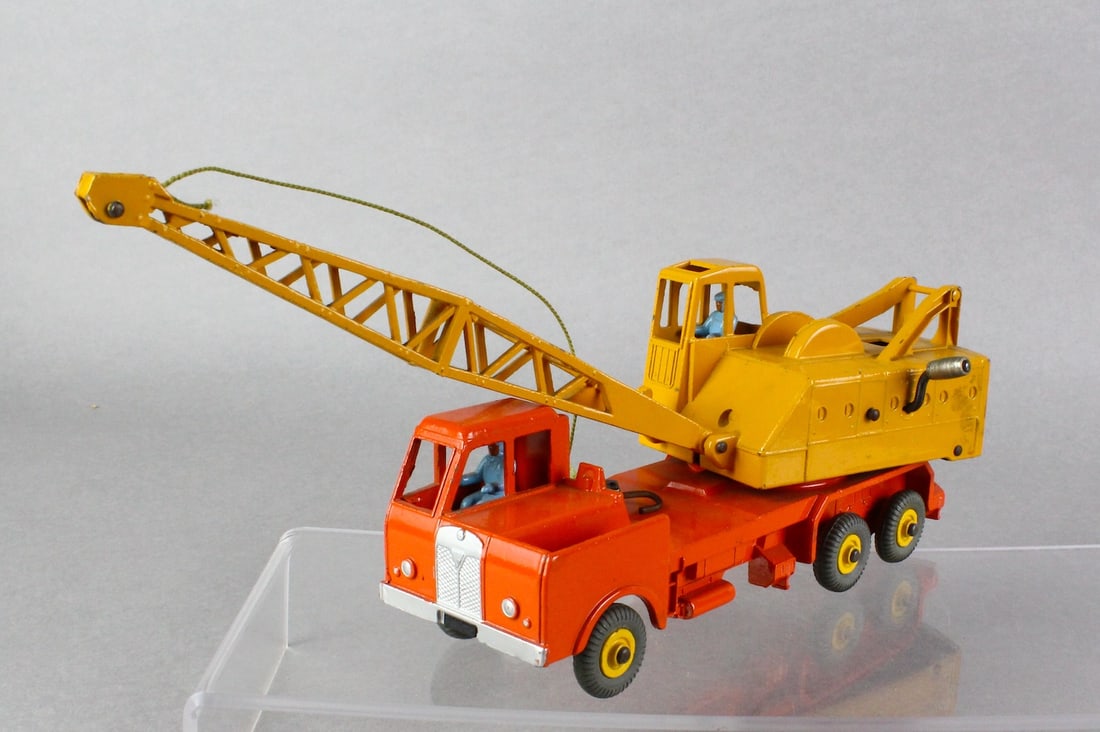 Dinky Supertoy 20 Ton Lorry Crane, 10 inches (1 of 4)