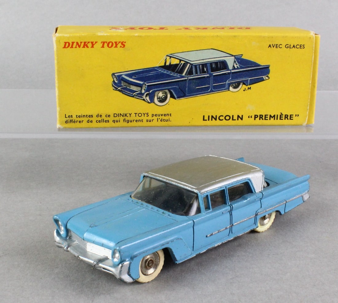 Dinky Toys Lincoln Premier in Box (1 of 5)
