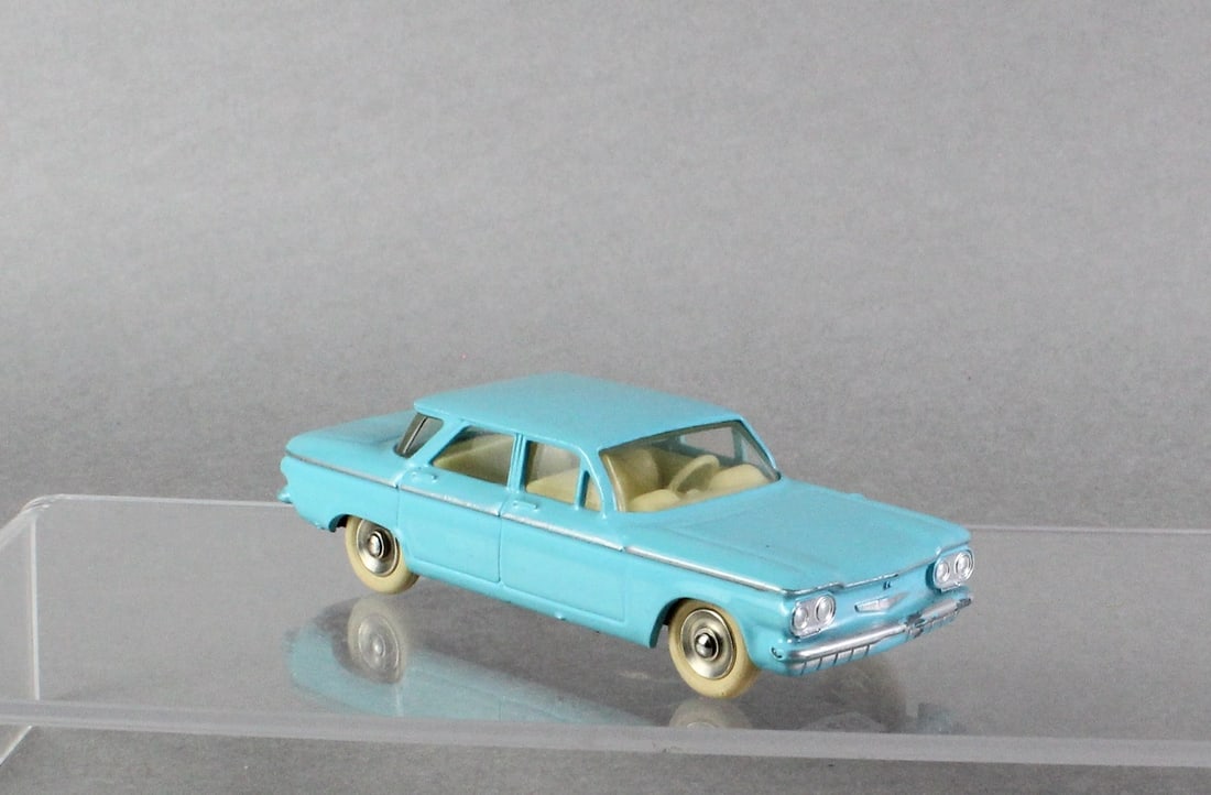 Dinky Toys Chevrolet Corvair French: Dinky Toys Chevrolet Corvair #552, fine with minor wear. Made in France.