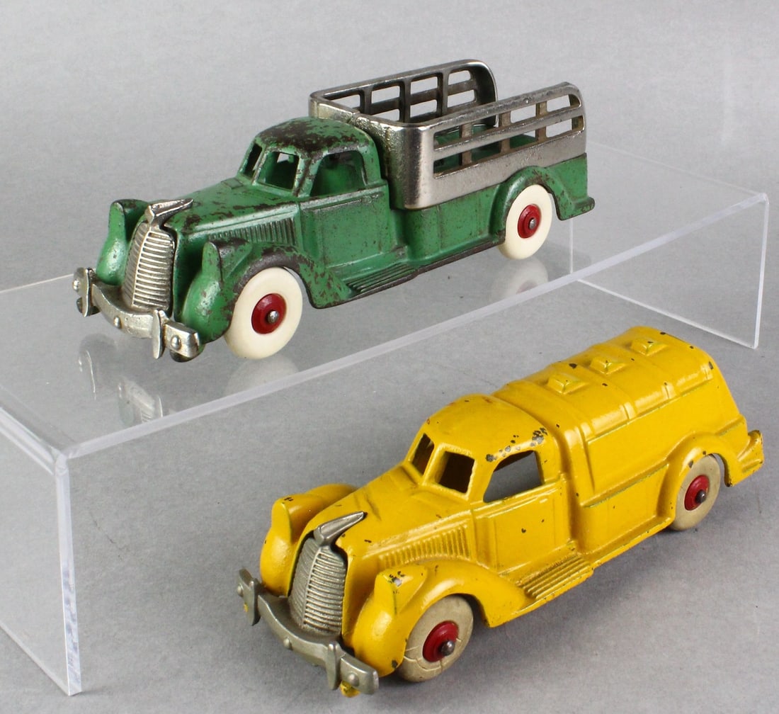 Hubley Cast Iron Tanker & Work Truck (1 of 5)