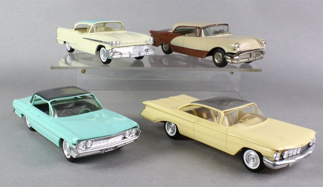 1956-1961 Oldsmobile Two-Tone Promo Car Group: Jo-Han Models 1958 Oldsmobile 98 Dealer Promo, 1956 Oldsmobile Holiday Promo, Jo-Han 1960 Oldsmobile Ninety Eight Promo, Jo Han 1961 Oldsmobile Super 88 Promo Car, all excellent, great lot!