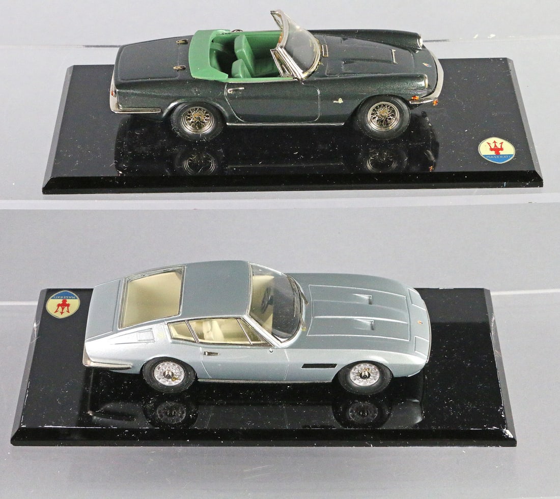 Replicar Maserati Diecast Lot In Box: Replicar Diecast Car Lot, Maserati in the presentation boxes.
