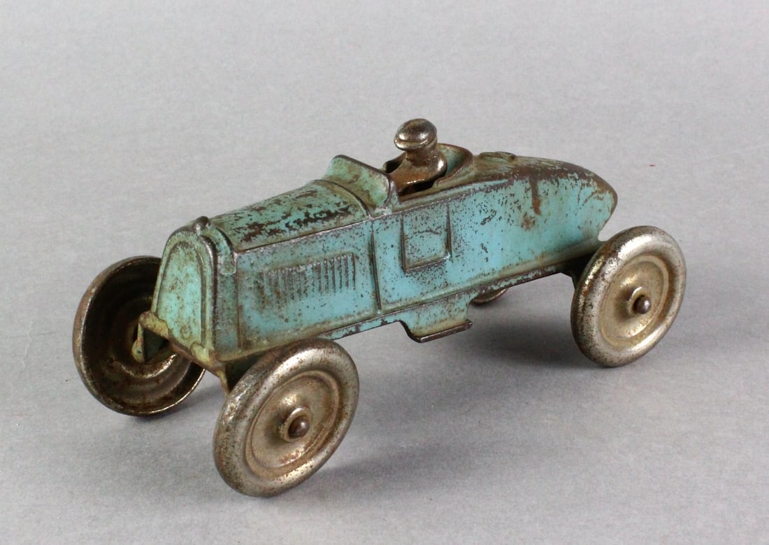 Kenton Cast Iron Boat Tail Racer (1 of 4)