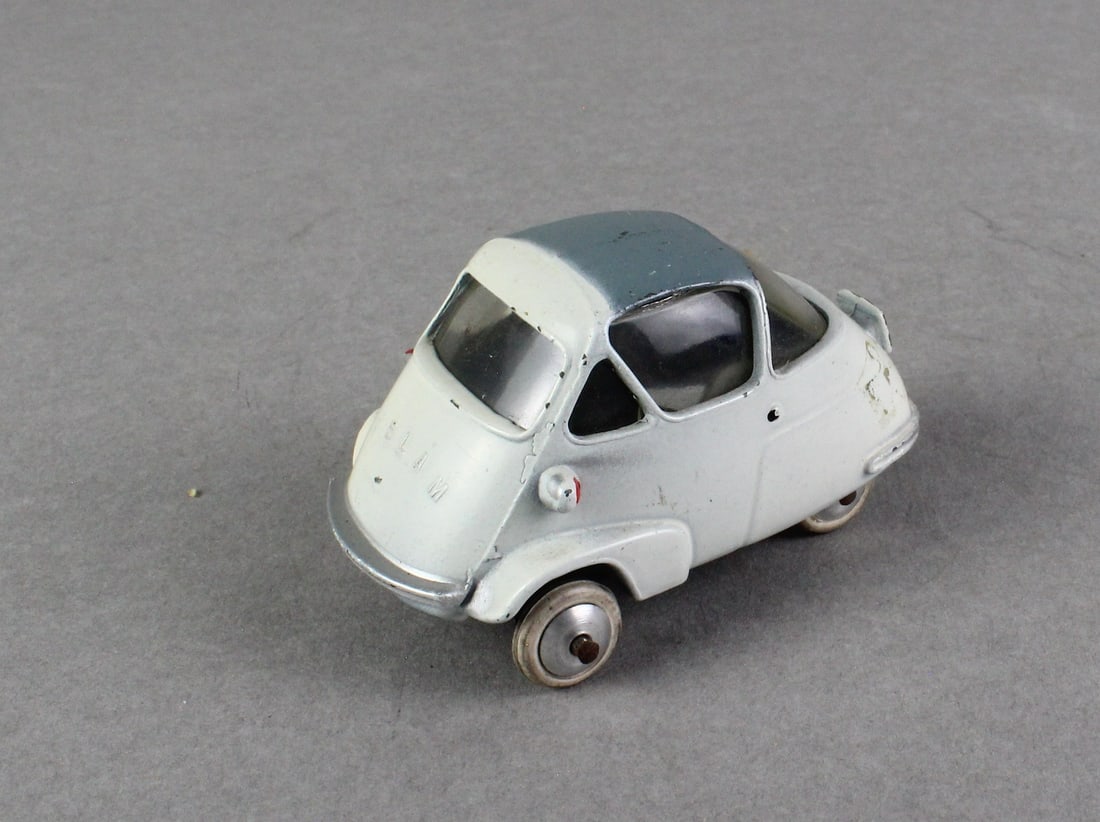 Quiralu Diecast Isetta Velam original: Quiralu Diecast Isetta Velam original issue, made in France.