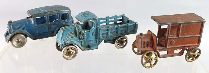 Hubley, Kenton Cast Iron Car Lot