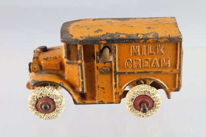 Hubley Cast Iron Milk Truck