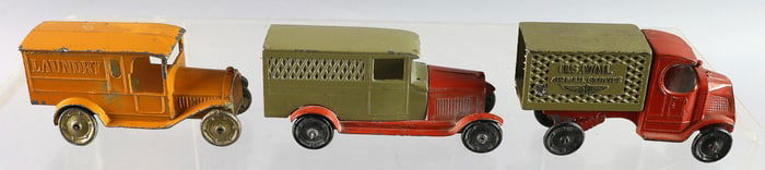 1930s Tootsietoy Panel Truck Lot