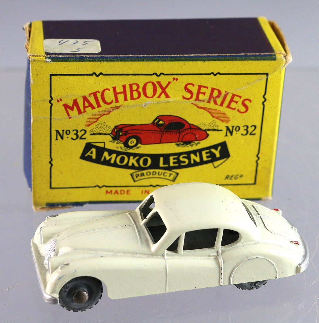 Matchbox No 32 Jaguar XK140 Greywheel in Box: Matchbox No 32 Jaguar XK140 Greywheel in Box