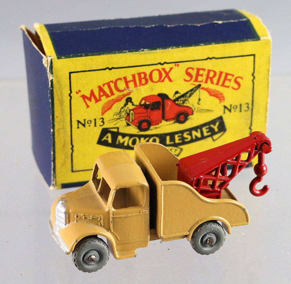 Matchbox No 13 Tow Truck Greywheel in Box (1 of 3)