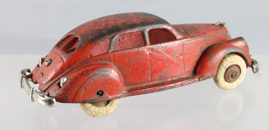 Hubley Cast Iron Sedan (1 of 4)