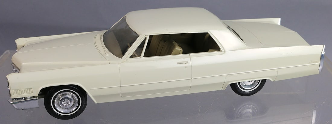 Johan 1966 Cadillac Convertible Promo Car (1 of 3)