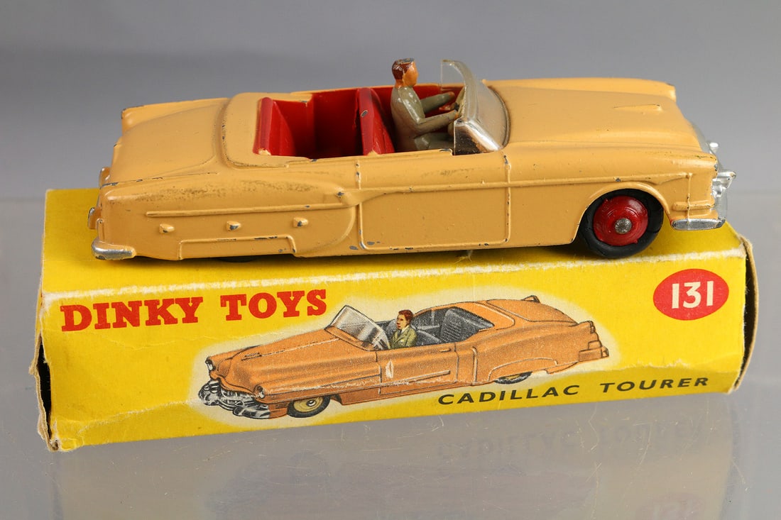 Dinky Cadillac Tourer, 131 in Box (1 of 3)
