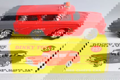 Dinky 257 Fire Chiefs Car In Box