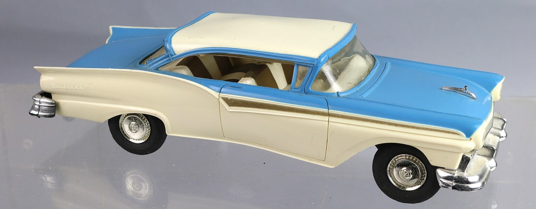 AMT Ford Fairlane Promo Car Friction (1 of 4)