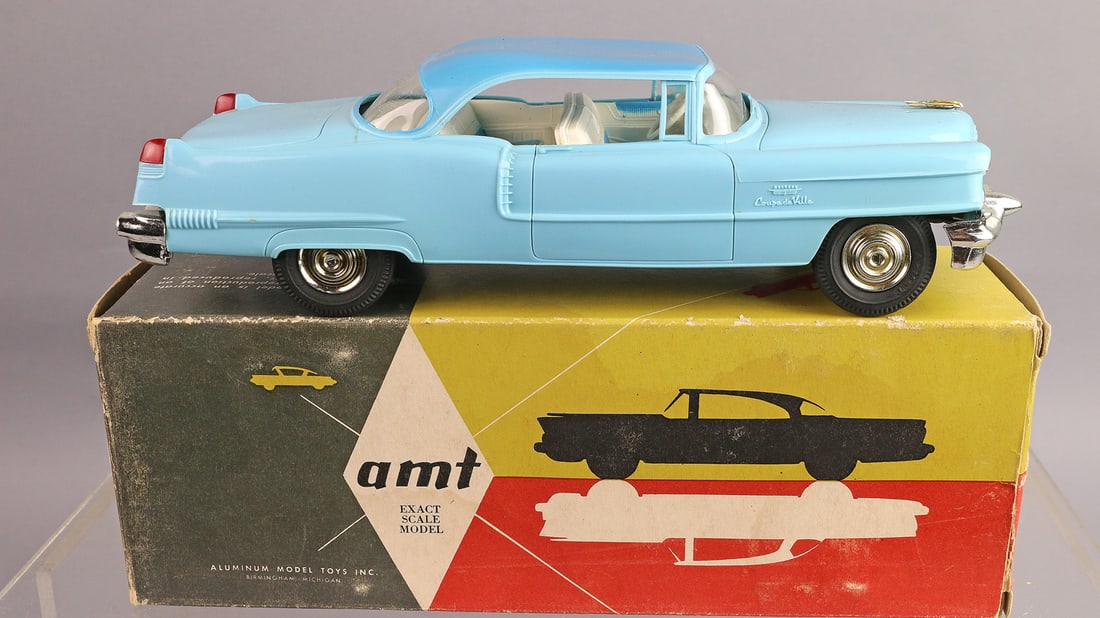 AMT Cadillac Flywheel Deluxe Promo Car in Box (1 of 5)