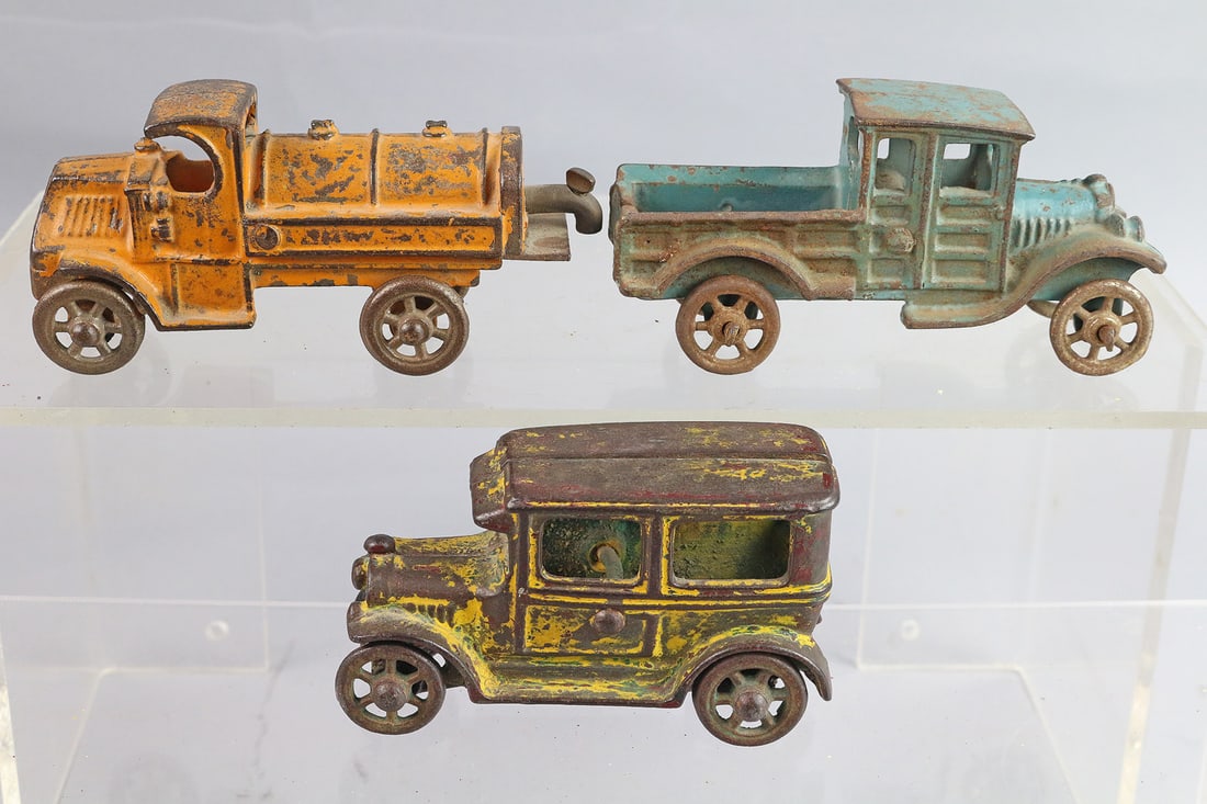 Williams Cast Iron Truck Lot: Williams Cast Iron Truck Lot, 5"