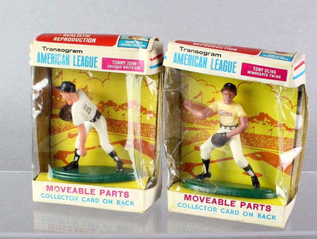 Transogram Box w/Statue Tommy John & John Oliva: Transogram Tommy John & John Oliva In the Orig Box. Tony Oliva Minnesota Twins and Tommy John Chicago White Sox.