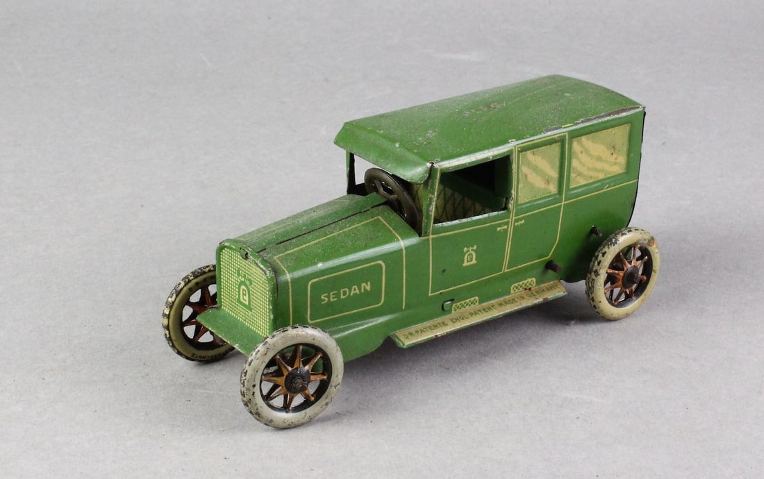 Lehmann German Tin Wind Up Sedan: Lehmann German Tin Wind Up Sedan. 1920s Sedan #765. Can be used for Lehmann garage sets.
