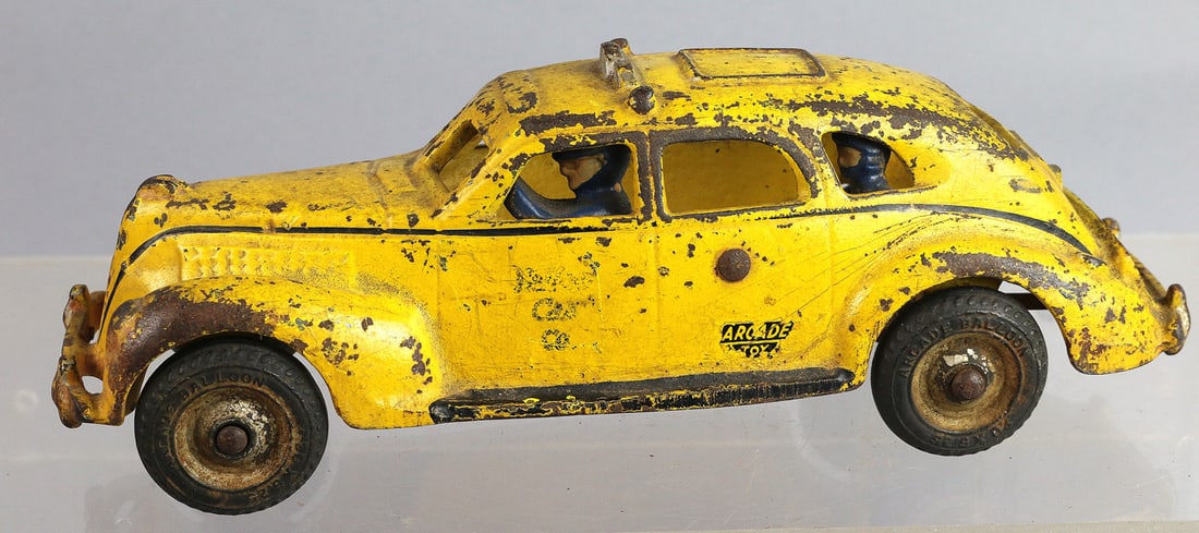Arcade Yellow Taxi Cast Iron: Arcade Yellow Taxi Cast Iron, 8' w driver