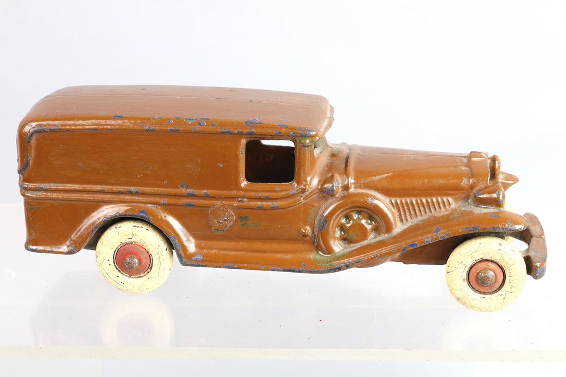 1930s Cast Iron Panel Truck: 1930s Cast Iron Panel Truck, 8 inches, old repaint.