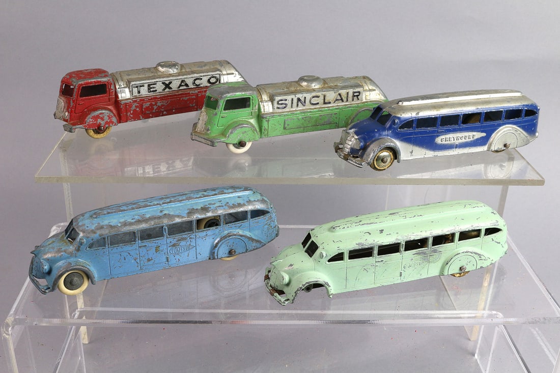 Tootsietoy Greyhound Bus Lot: Tootsietoy Greyhound Bus Lot, 5. 6"