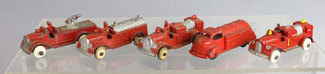 Tootsietoy Firetruck Lot: Tootsietoy Firetruck Lot, 5. 3"