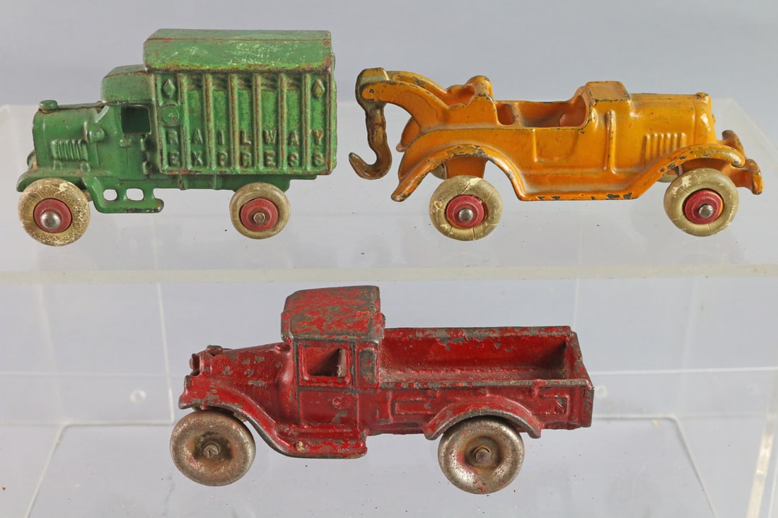Hubley Cast Iron Truck Lot: Hubley Cast Iron Truck Lot with Railway Express truck, 5 inches long.