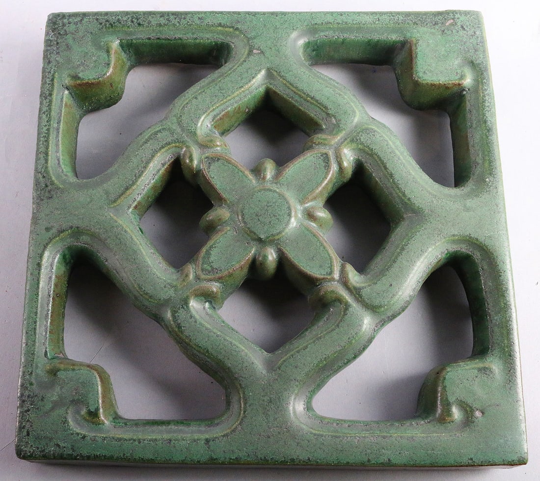Grueby 9x9 Ornate Vent Tile Grueby Green: Grueby 9x9 Ornate Vent Tile Grueby Green
