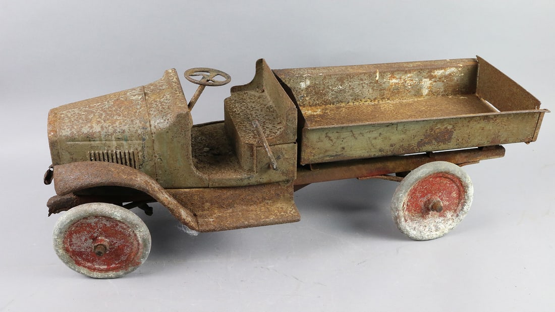 Buddy L Piston Dump Truck Pressed Steel 1920's: Buddy L Piston Dump Truck Pressed Steel 1920's. 24"