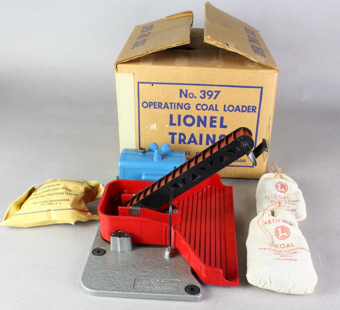 Lionel #397 Operating Coal Loader Mint in Box (1 of 5)