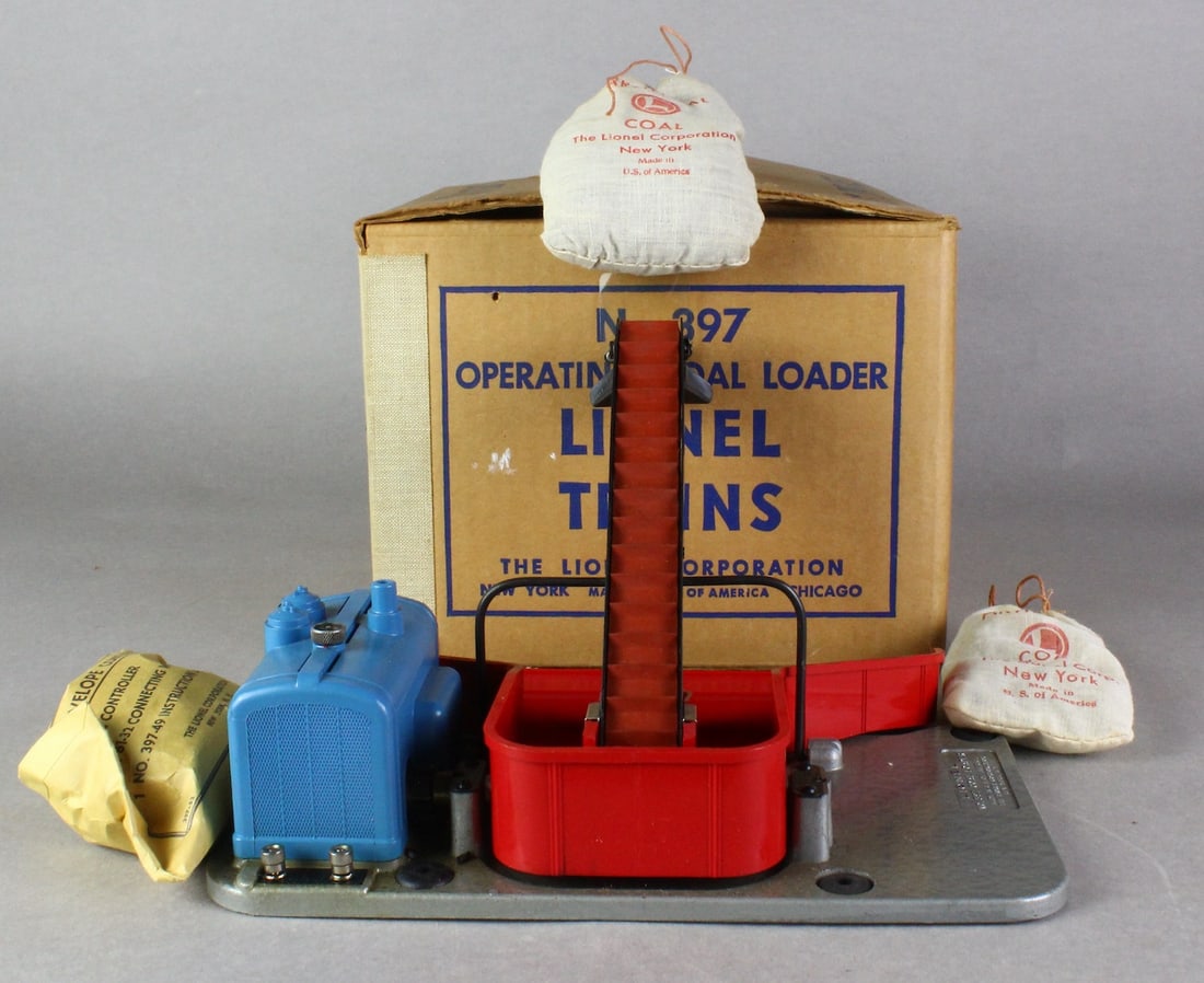 Lionel #397 Operating Coal Loader Mint in Box - 2