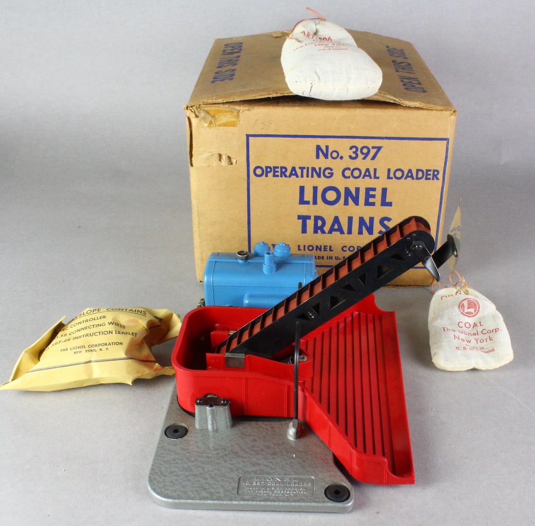 Lionel #397 Operating Coal Loader Mint in Box - 4