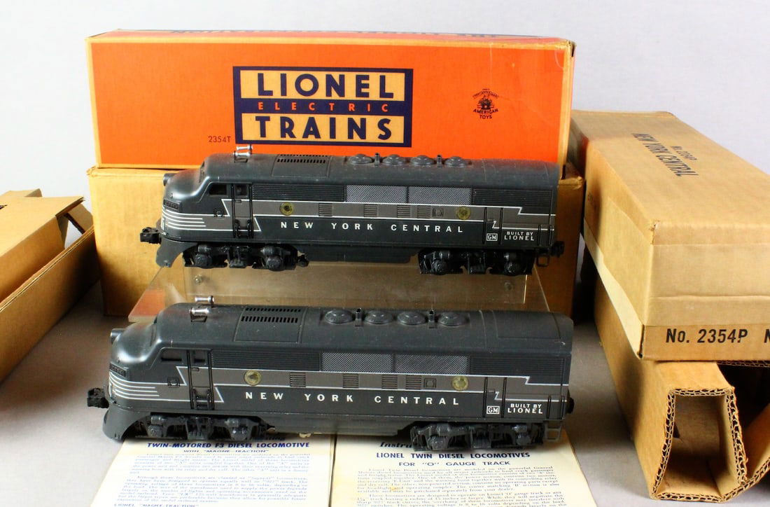 Lionel NYC 2354 Twin Diesel Set in All boxes (1 of 7)