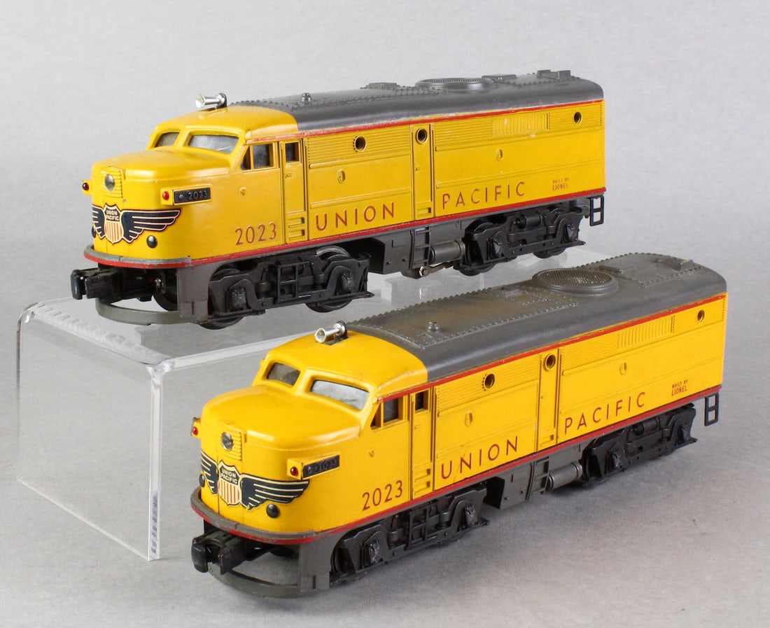 Lionel Union Pacific Twin Diesel Locomotive 2023 (1 of 4)
