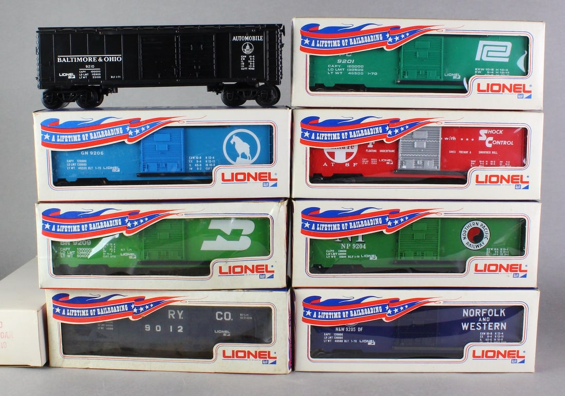 Lionel 9200 Series Box Cars-8- NMint in Box (1 of 3)